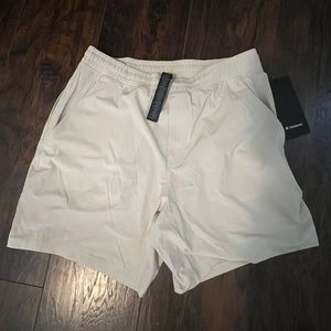 Men Lululemon shorts